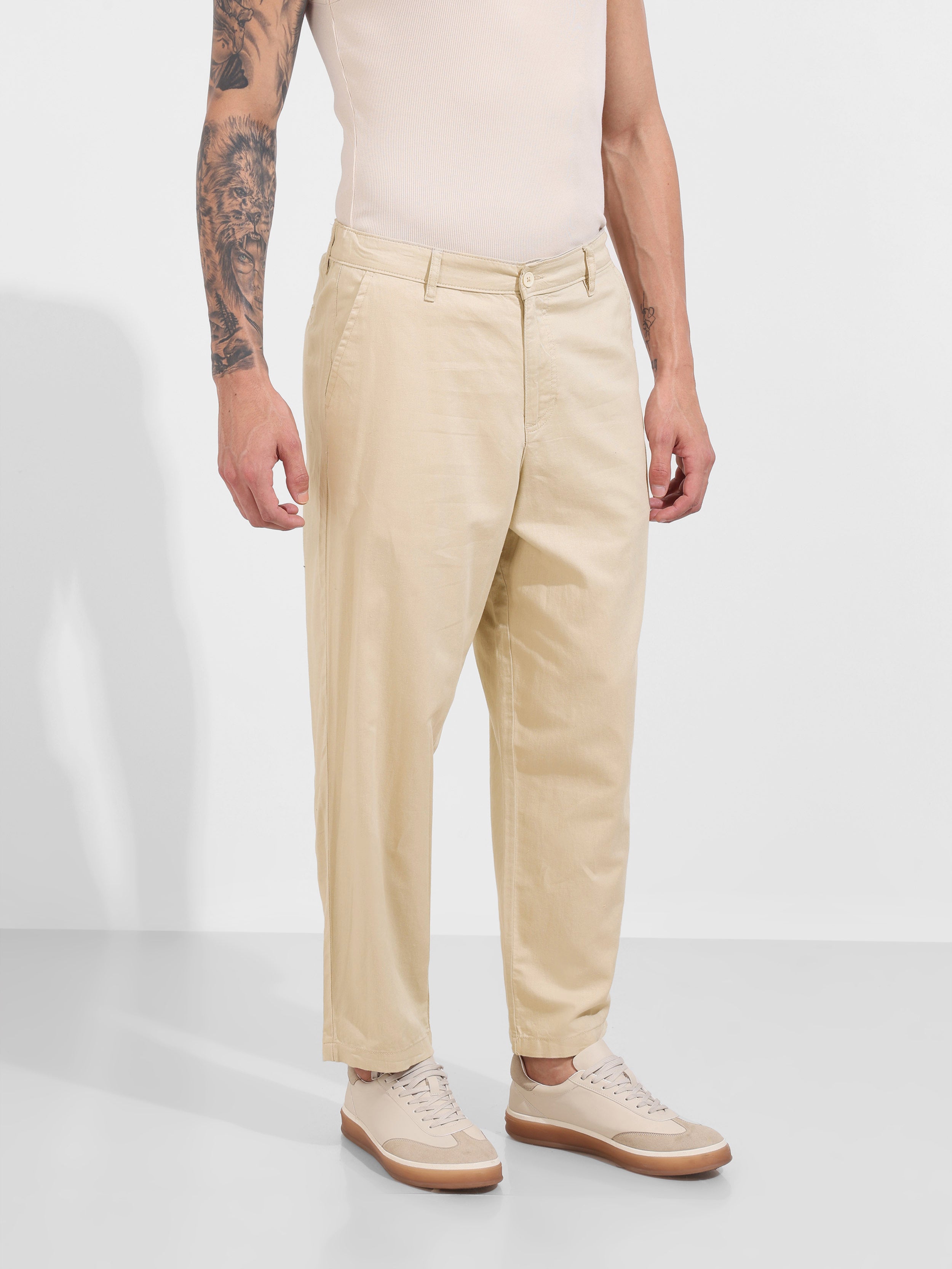 Men's Cream Relaxed Fit Solid Casual Trousers