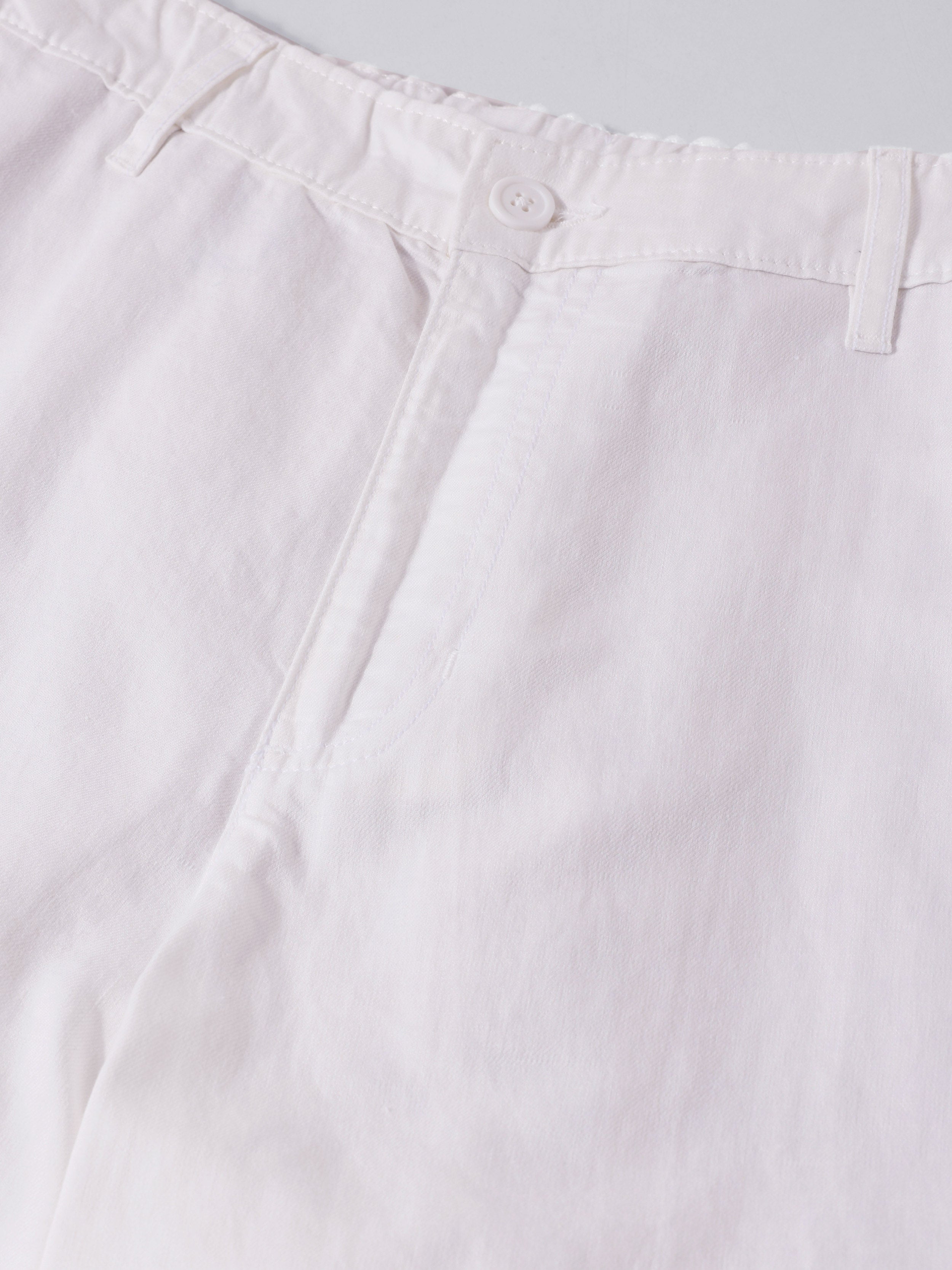Men's White Relaxed Fit Solid Casual Trousers