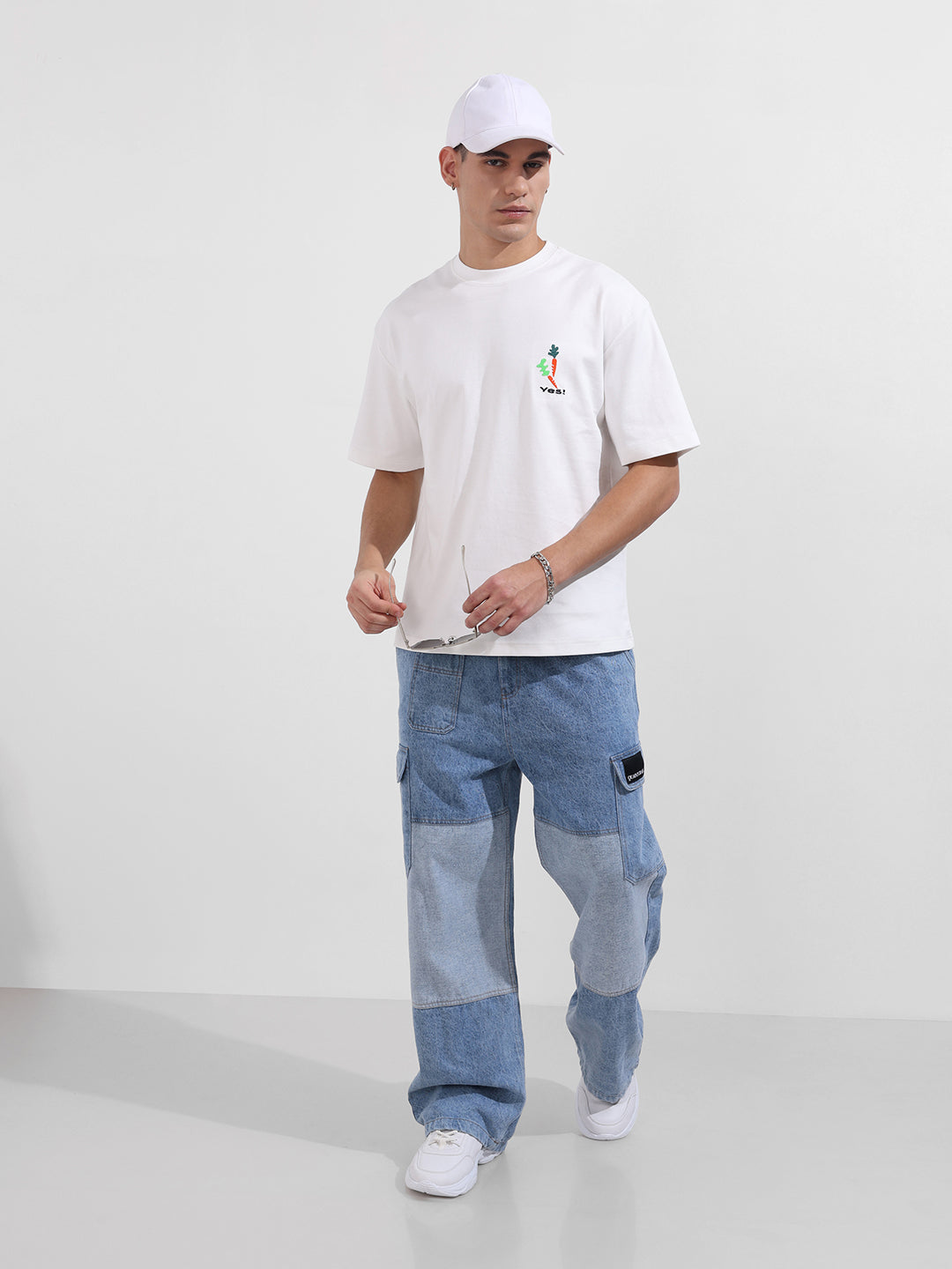 Men's White Relaxed Fit Embroided 240 GSM Casual T-Shirt