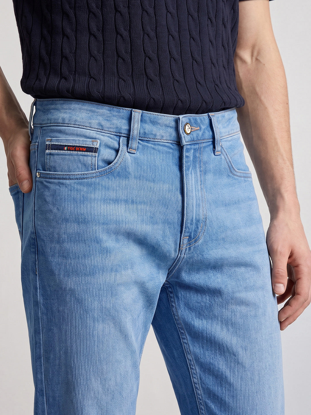 Men's Blue Slim Fit Solid Casual Jeans