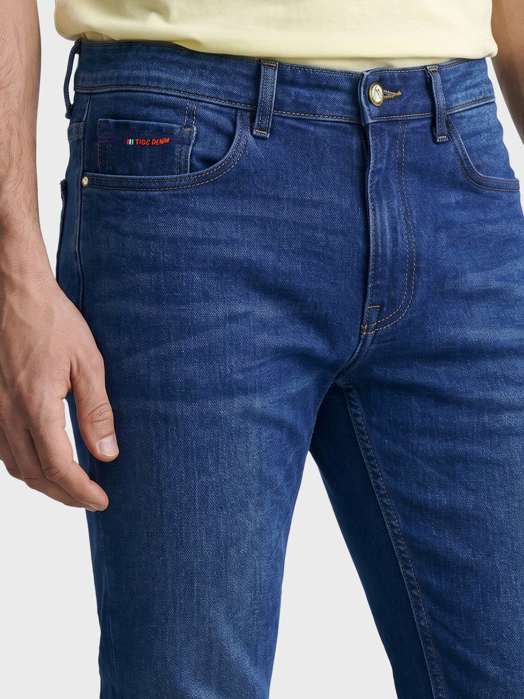 Men's Blue Slim Fit Solid Casual Jeans