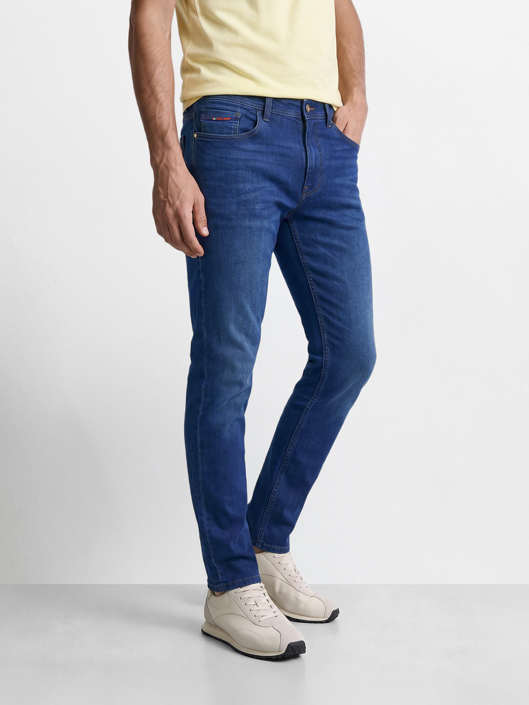 Men's Blue Slim Fit Solid Casual Jeans