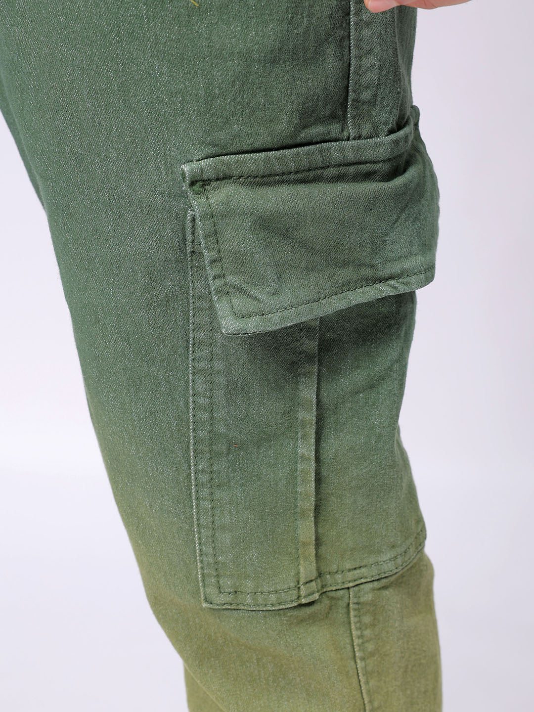Men's Green Regular Fit Ombre Mid-Rise Stretchable Denim Cargo Joggers