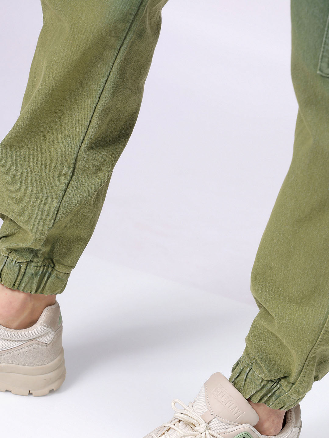 Men's Green Regular Fit Ombre Mid-Rise Stretchable Denim Cargo Joggers
