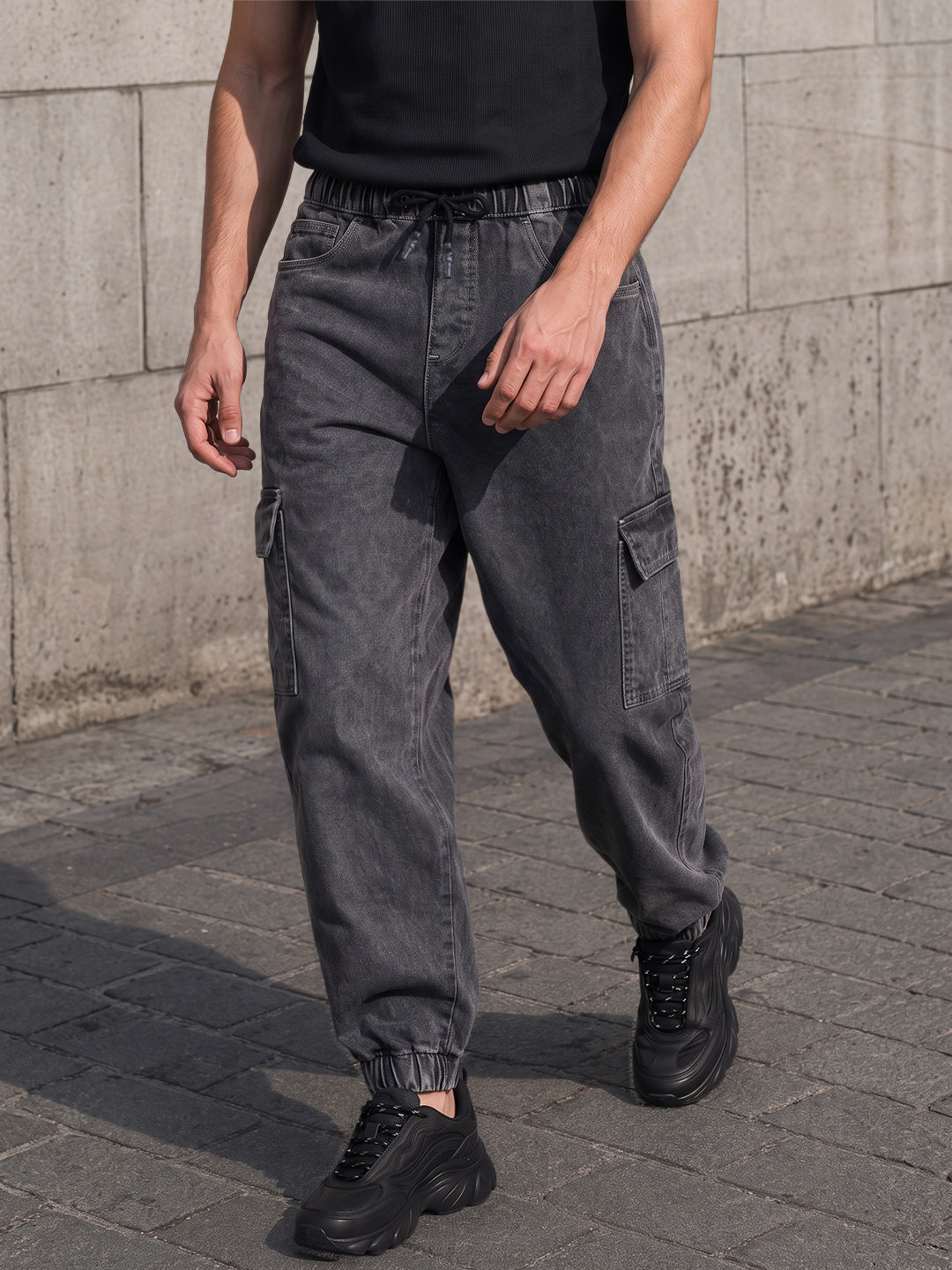Men's Grey Regular Fit Solid Street Wear Joggers