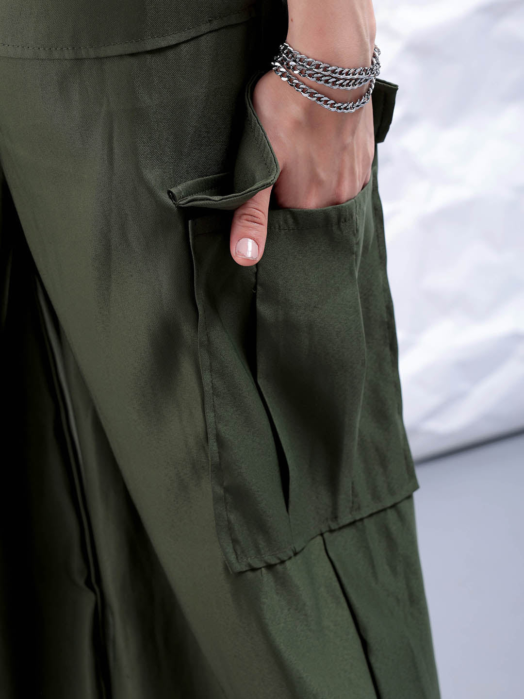 Shop Women's Green Flare Solid Elasticated Cargo Trouser Online.