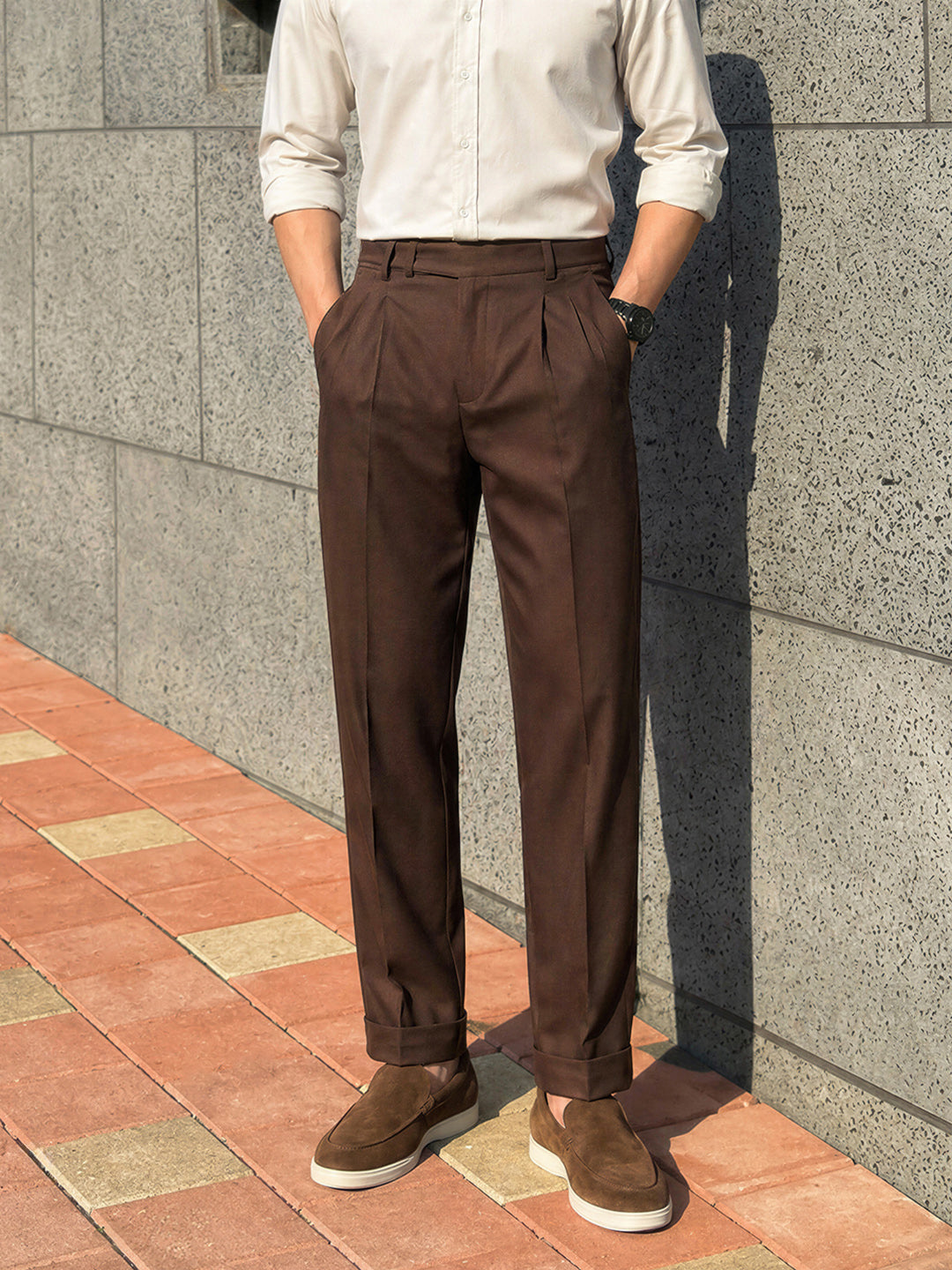 Men's Brown Relaxed Fit Solid Casual Trousers