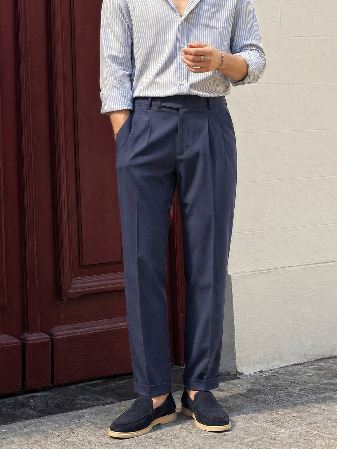 Men's Blue Relaxed Fit Solid Casual Trousers