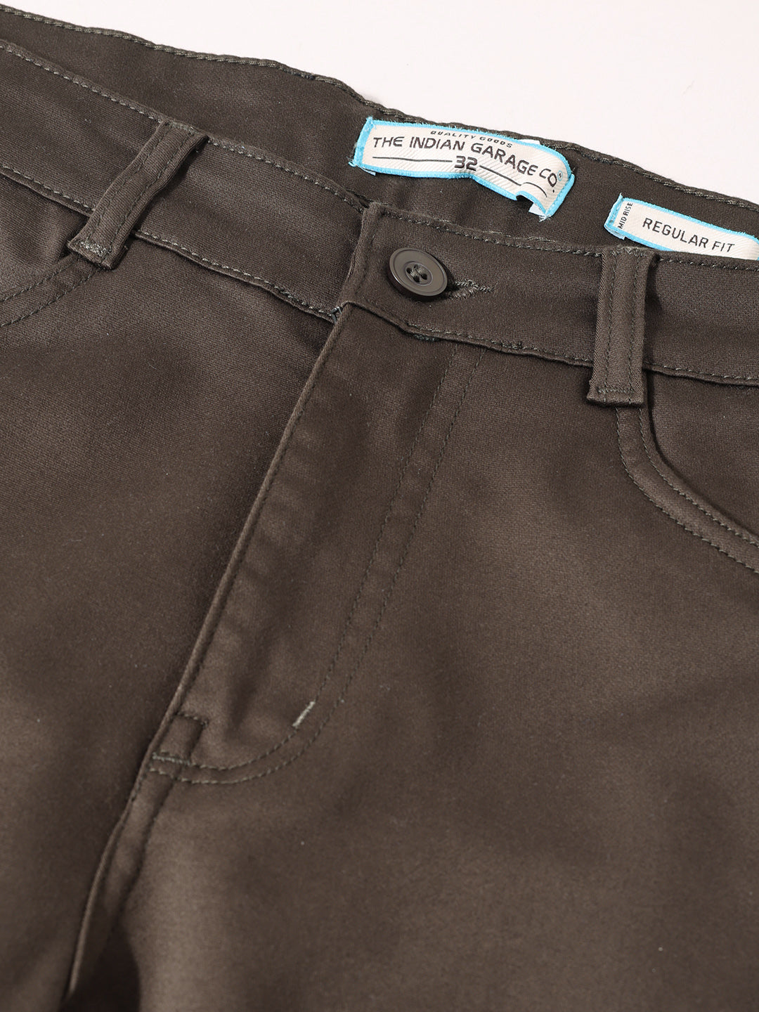 Men's Brown Regular Fit Solid Casual Chinos