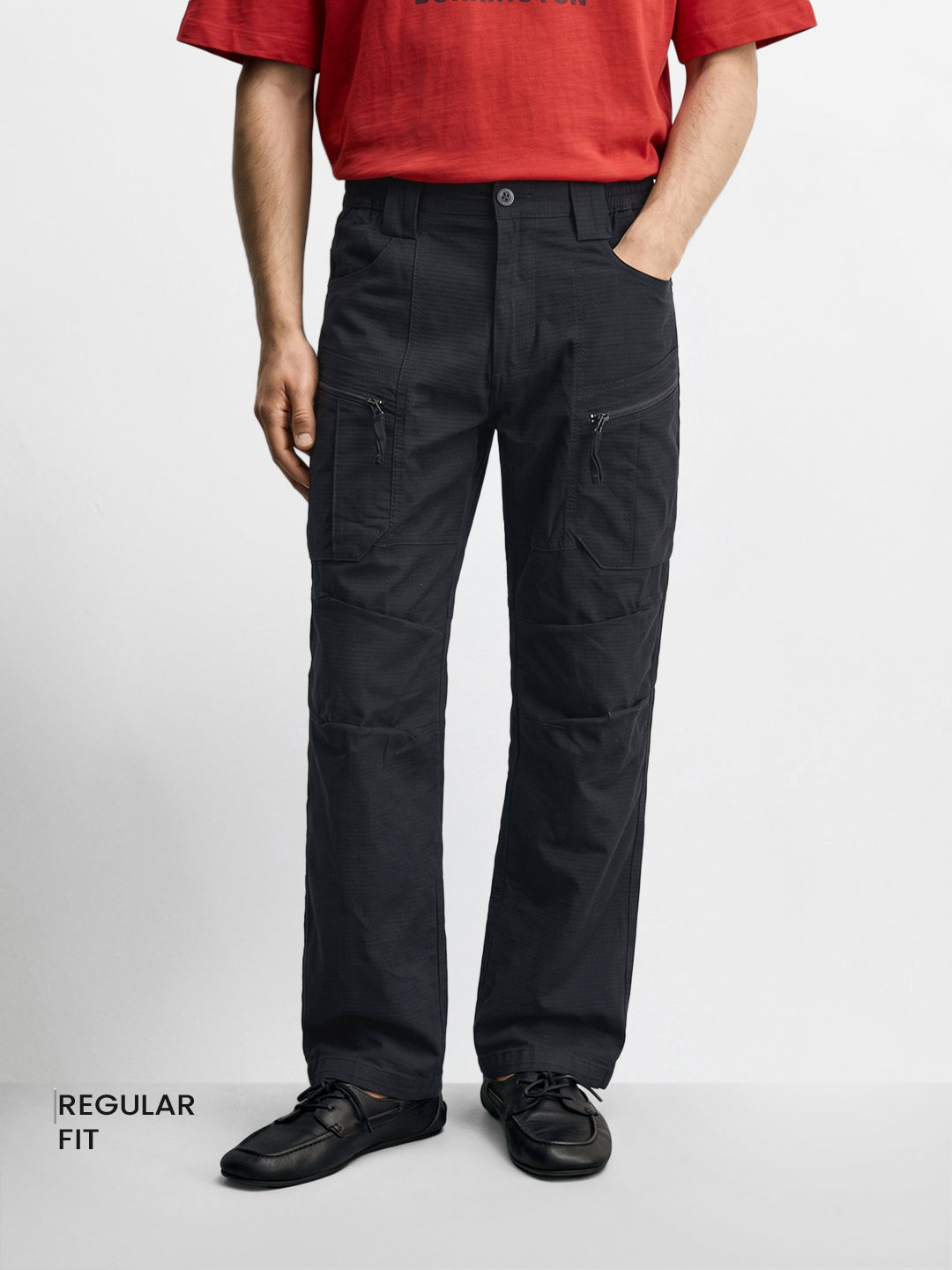 Men's Black Regular Fit Solid Casual Cargo