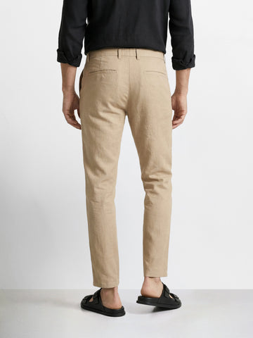 Men's Khaki Slim Fit Solid Casual Chinos