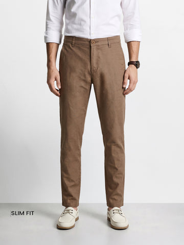 Men's Khaki Slim Fit Solid Casual Chinos
