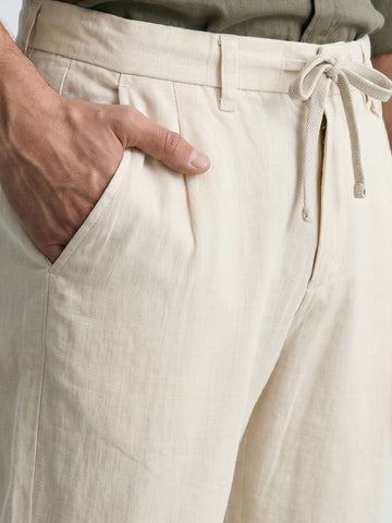 Men's Cream Regular Fit Solid Casual Trousers