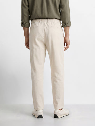 Men's Cream Regular Fit Solid Casual Trousers