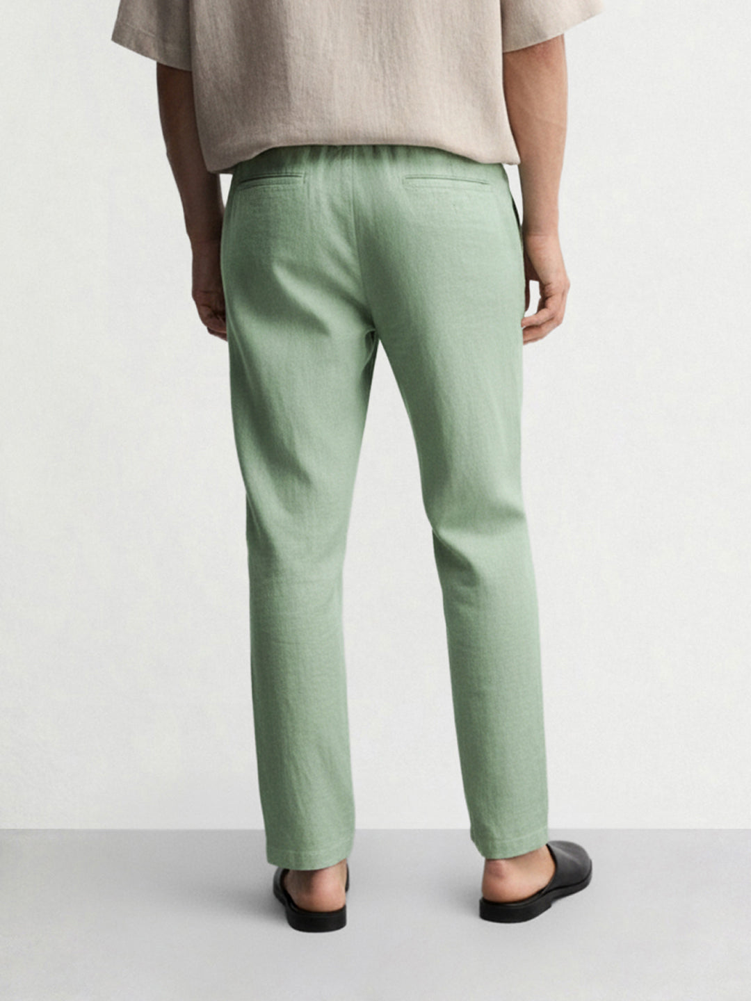 Men's Green Regular Fit Solid Casual Trousers