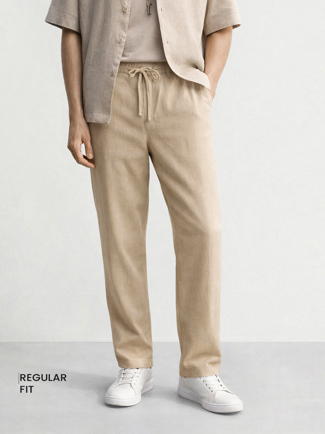 Men's Khaki Regular Fit Solid Casual Trousers