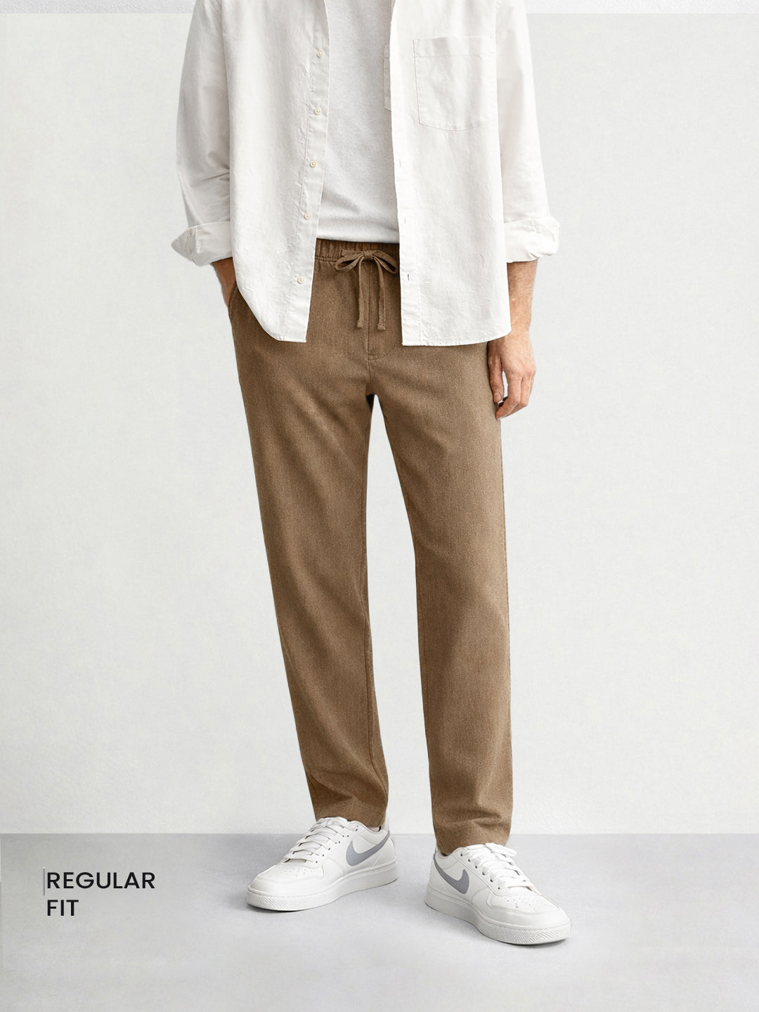 Men's Khaki Regular Fit Solid Casual Trousers