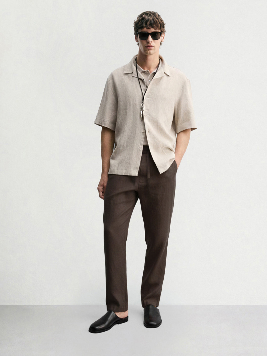 Men's Olive Regular Fit Solid Casual Trousers