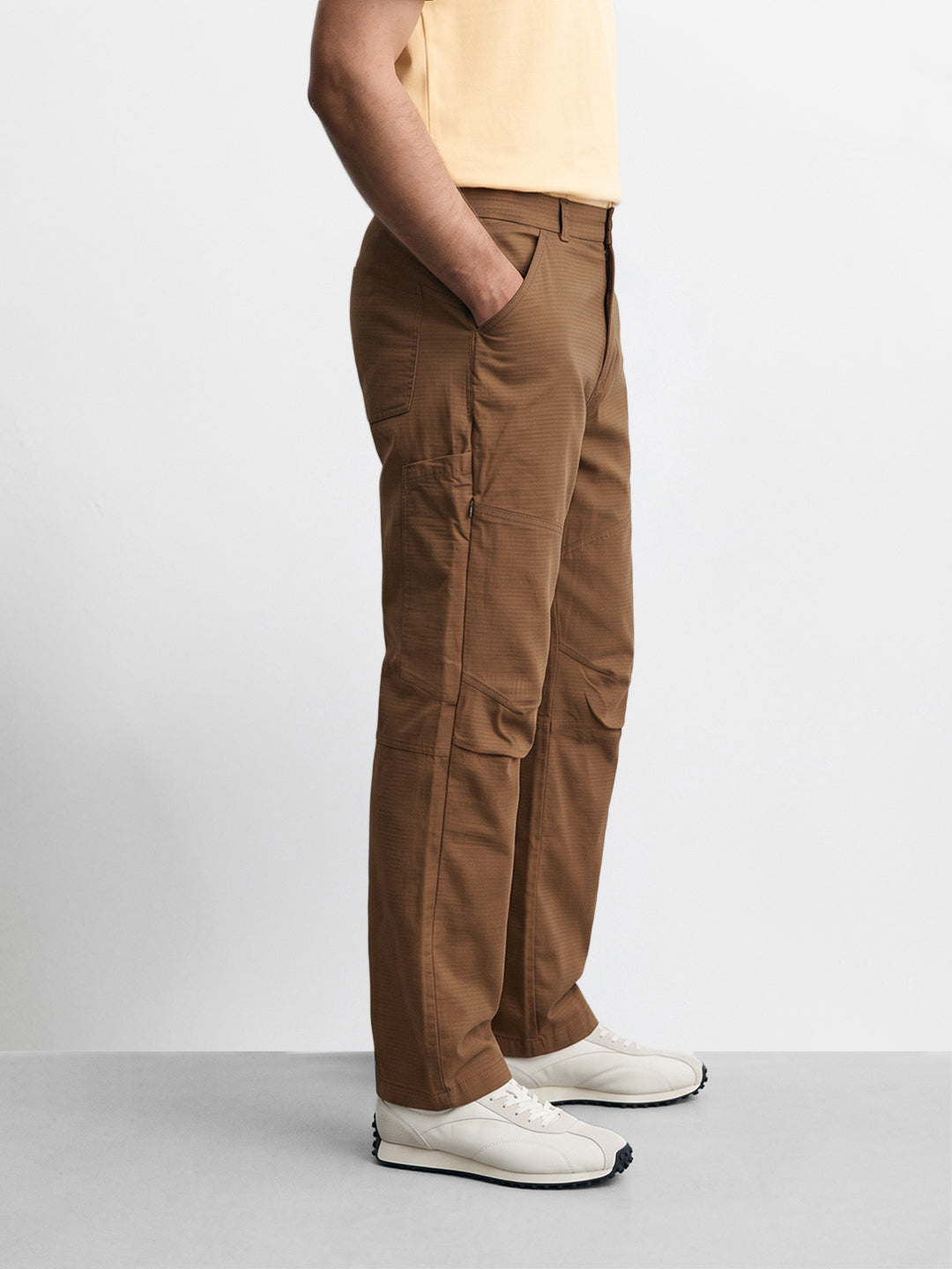 Men's Brown Relaxed Fit Solid Utility Cargo