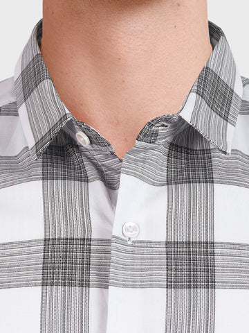 Men's White Slim Fit Checked Casual Shirt