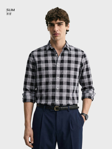 Men's Black Slim Fit Checked Casual Shirt