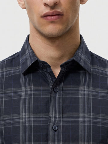 Men's Black Slim Fit Checked Casual Shirt