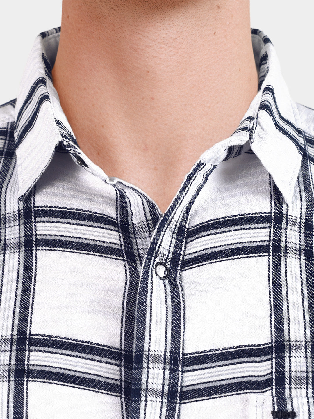 Men's White Slim Fit Checkered Casual Shirt