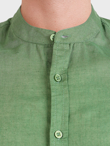 Men's Green Slim Fit Solid Casual Shirts