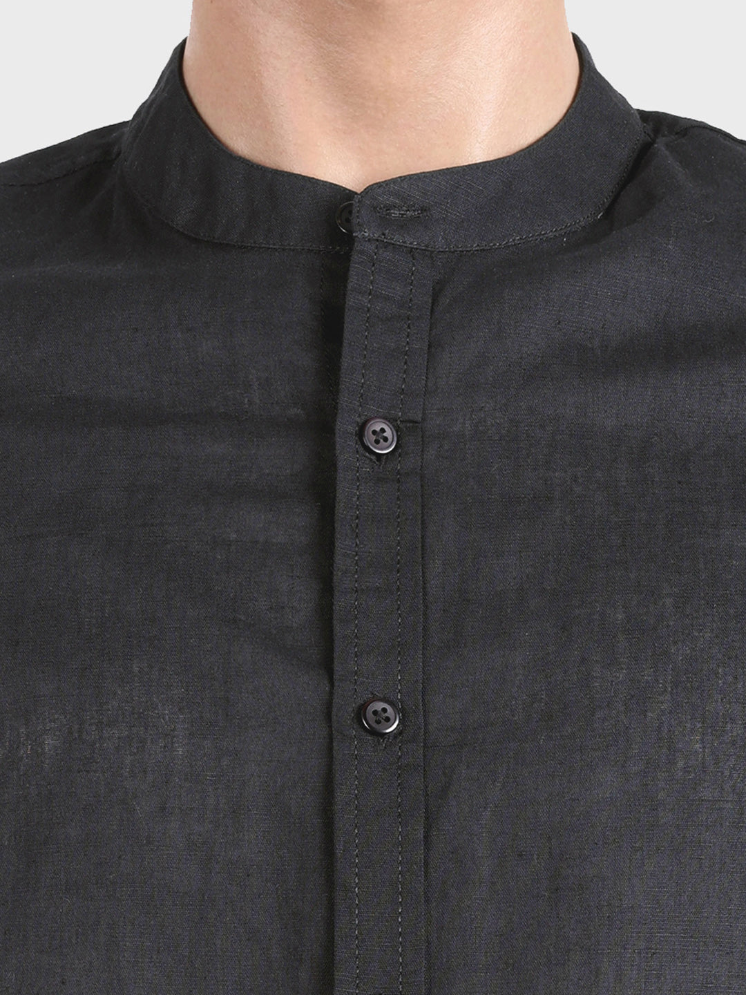 Men's Black Slim Fit Solid Casual Shirts