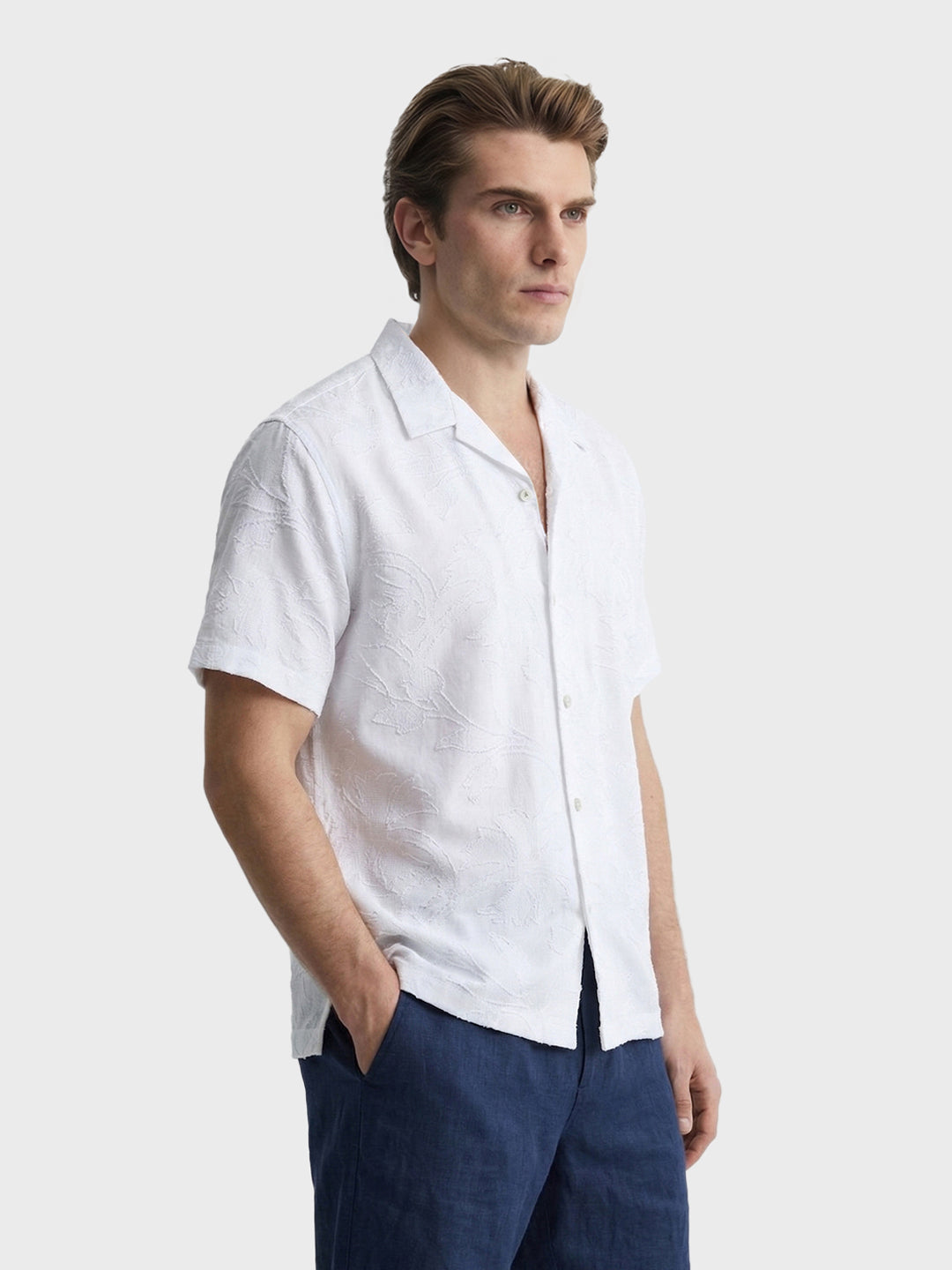 Men's White Relaxed Fit Solid Casual Shirt