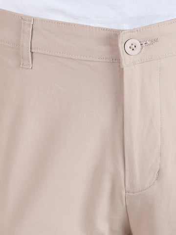 Men's White Slim Fit Solid Casual Chinos