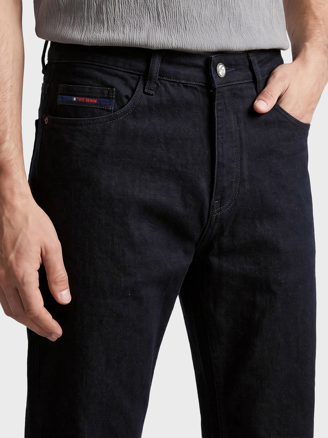 Men's Black Bootcut Fit Solid Casual Jeans
