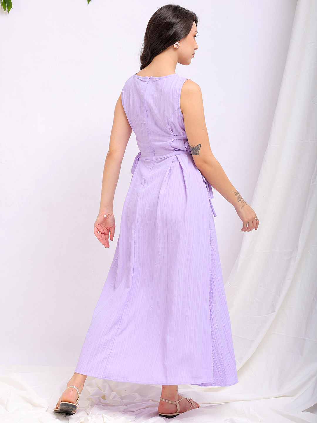 Shop Women's Purple Flare Textured Round Neck Midi Dress Online.