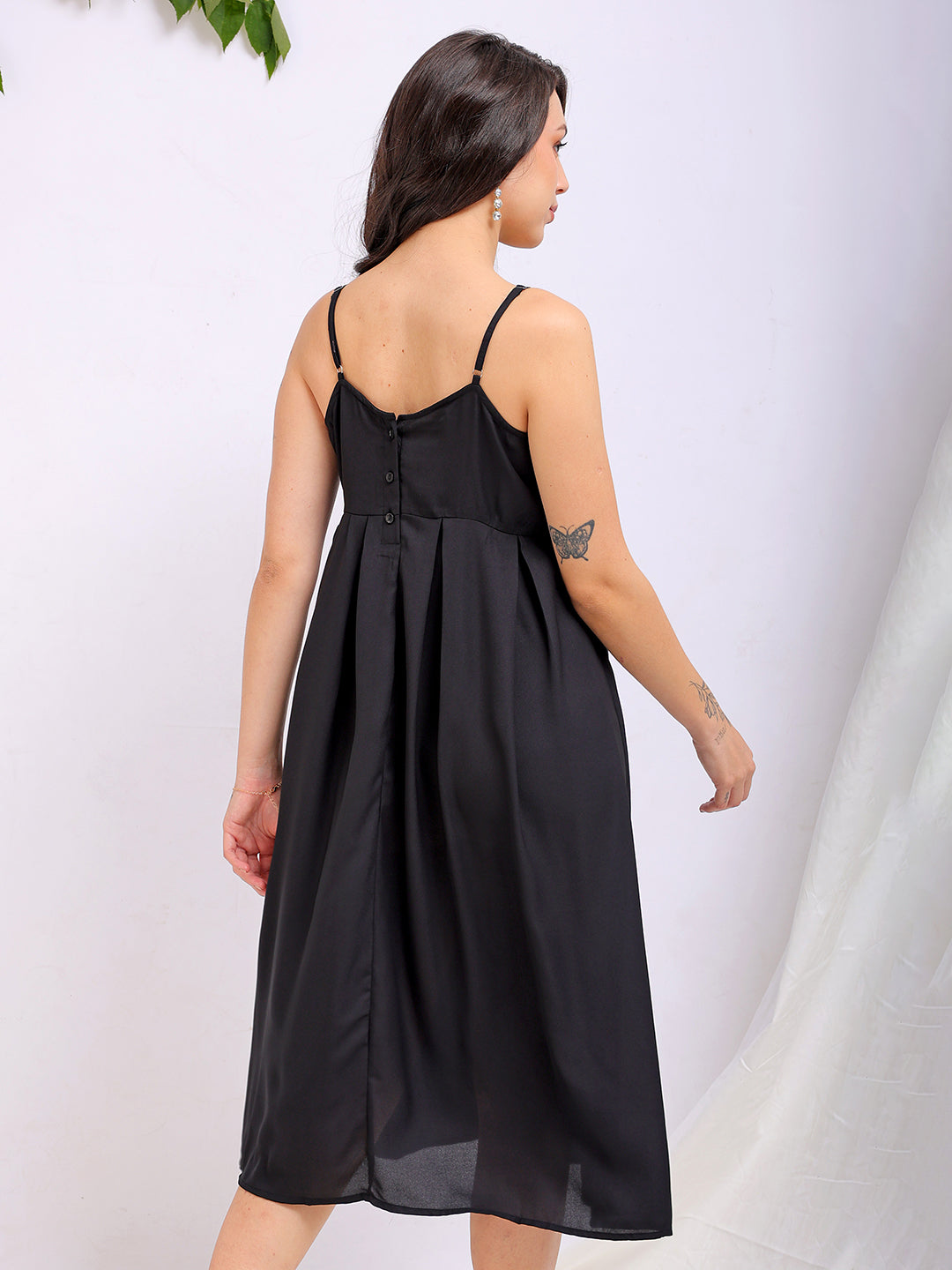 Shop Women's Black Fit and Flare Solid Square Neck Pleated Dress Online.