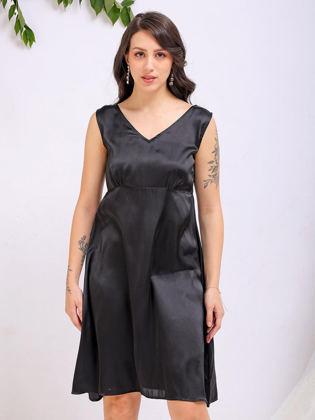 Shop Women's Black Fit and Flare Solid V neck Pinafore Dress Online.