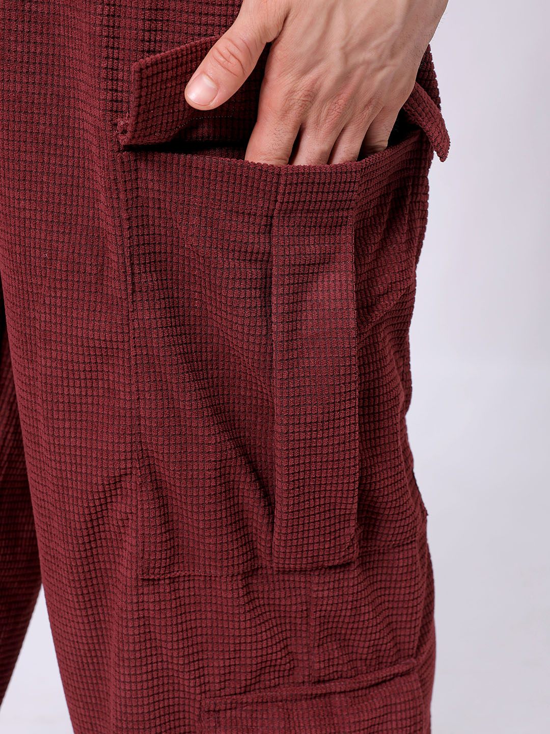 Men's Burgundy Loose Wide Leg Textured Mid-Rise Elasticated Cargo Joggers