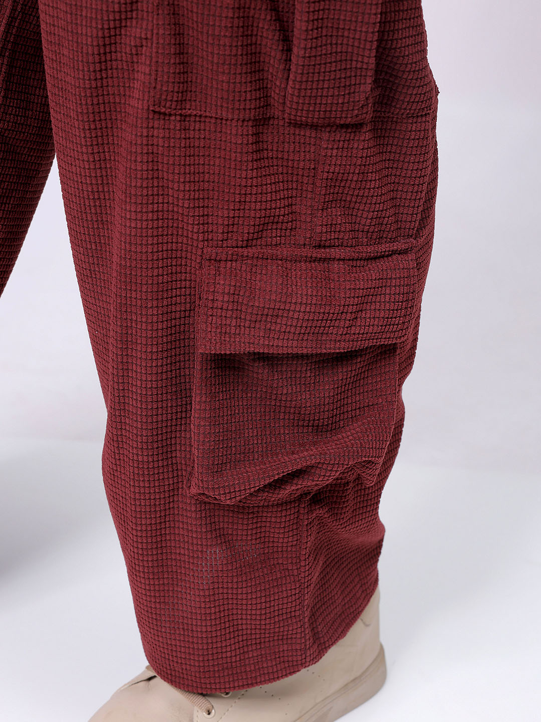 Men's Burgundy Loose Wide Leg Textured Mid-Rise Elasticated Cargo Joggers