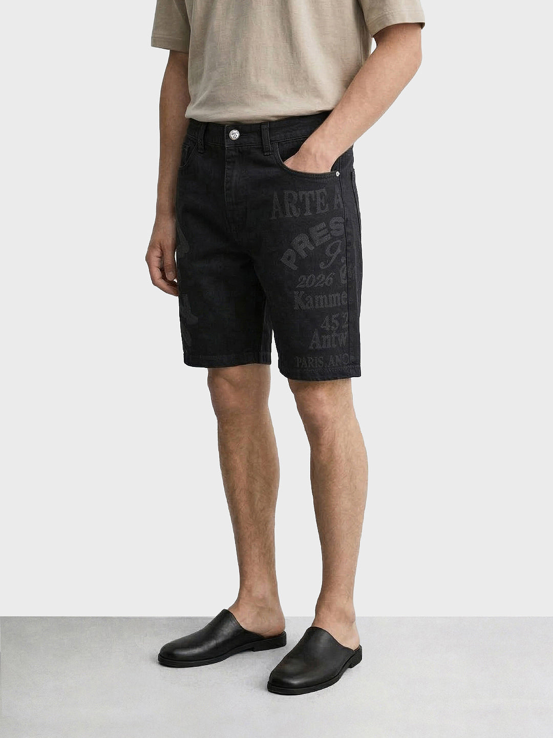 Men's Black Regular Fit Printed Retro Wear Shorts