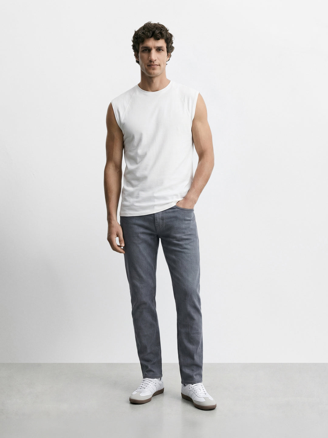 Men's Grey Slim Fit Solid Casual Jeans