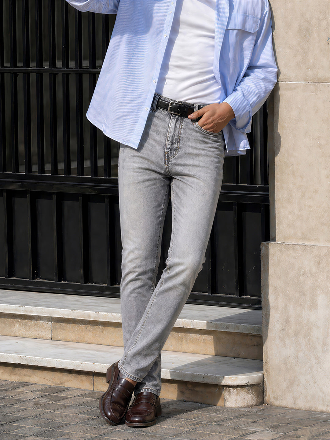 Men's Grey Slim Fit Solid Casual Jeans