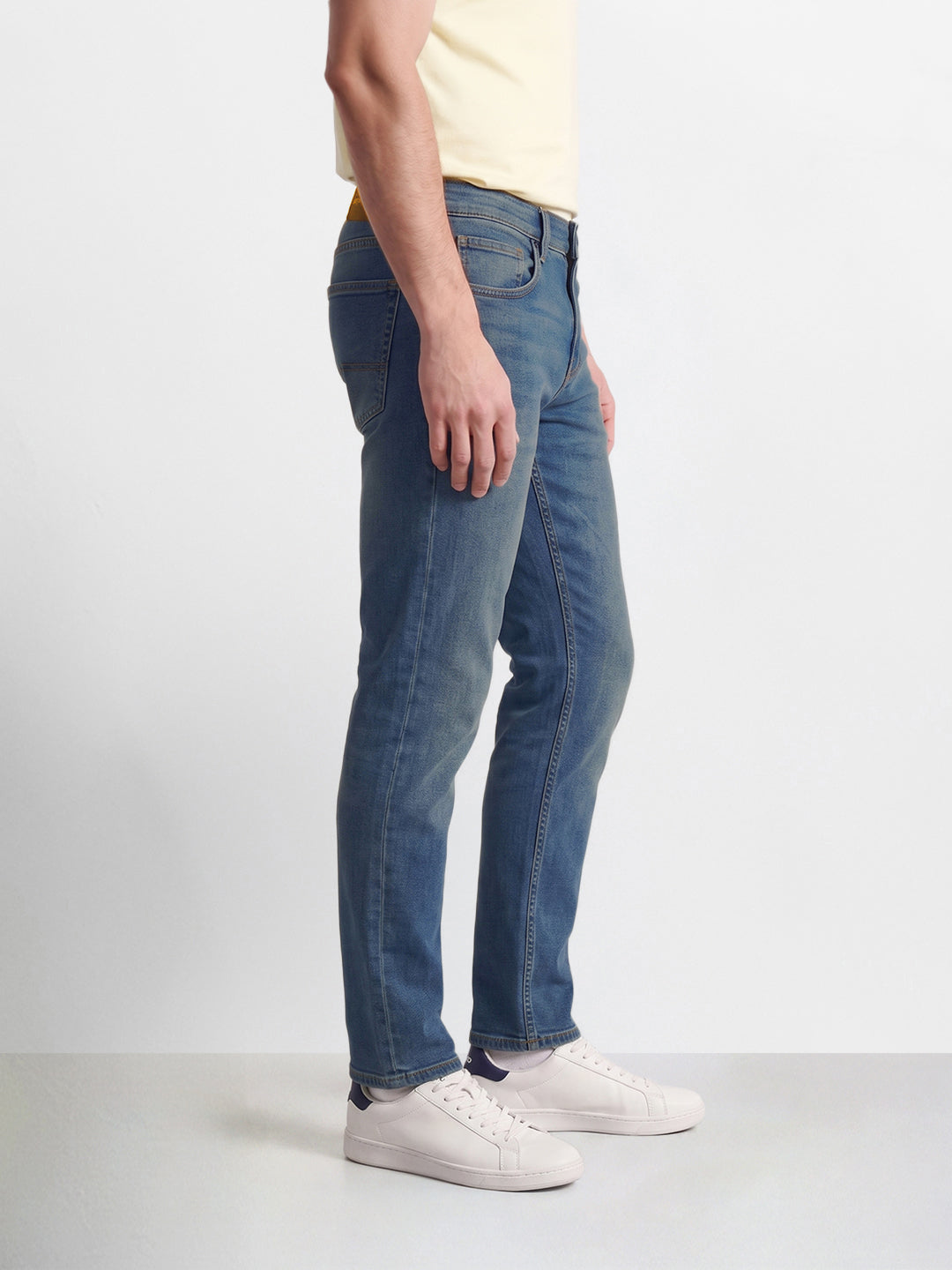Men's Blue Slim Fit Solid Casual Jeans