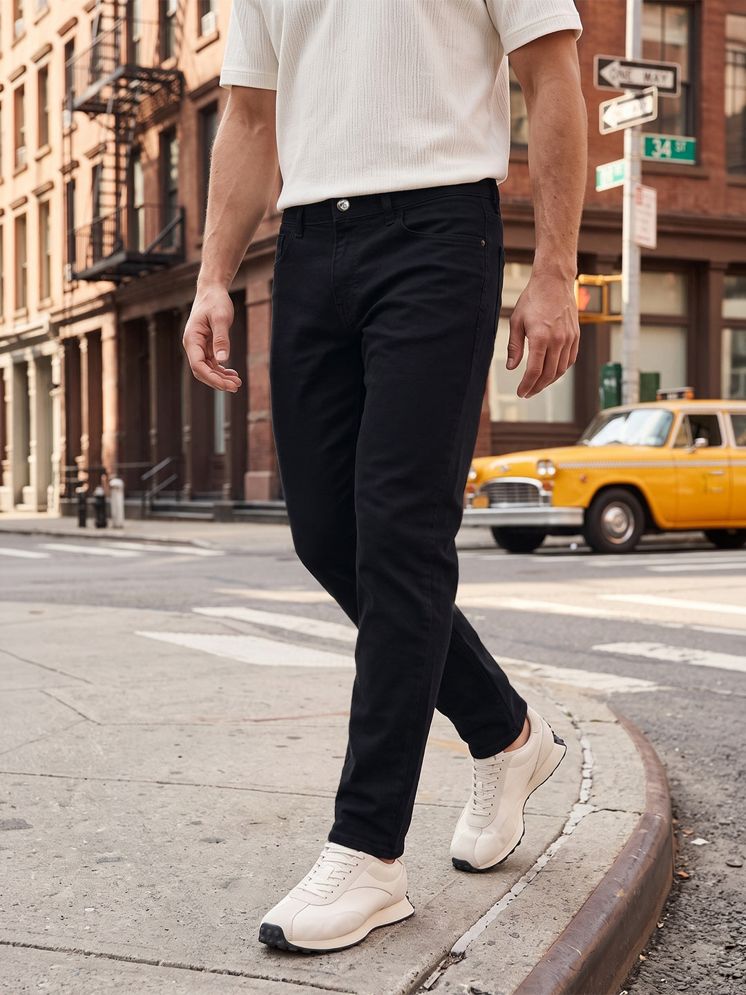 Men's Black Slim Fit Solid Casual Jeans