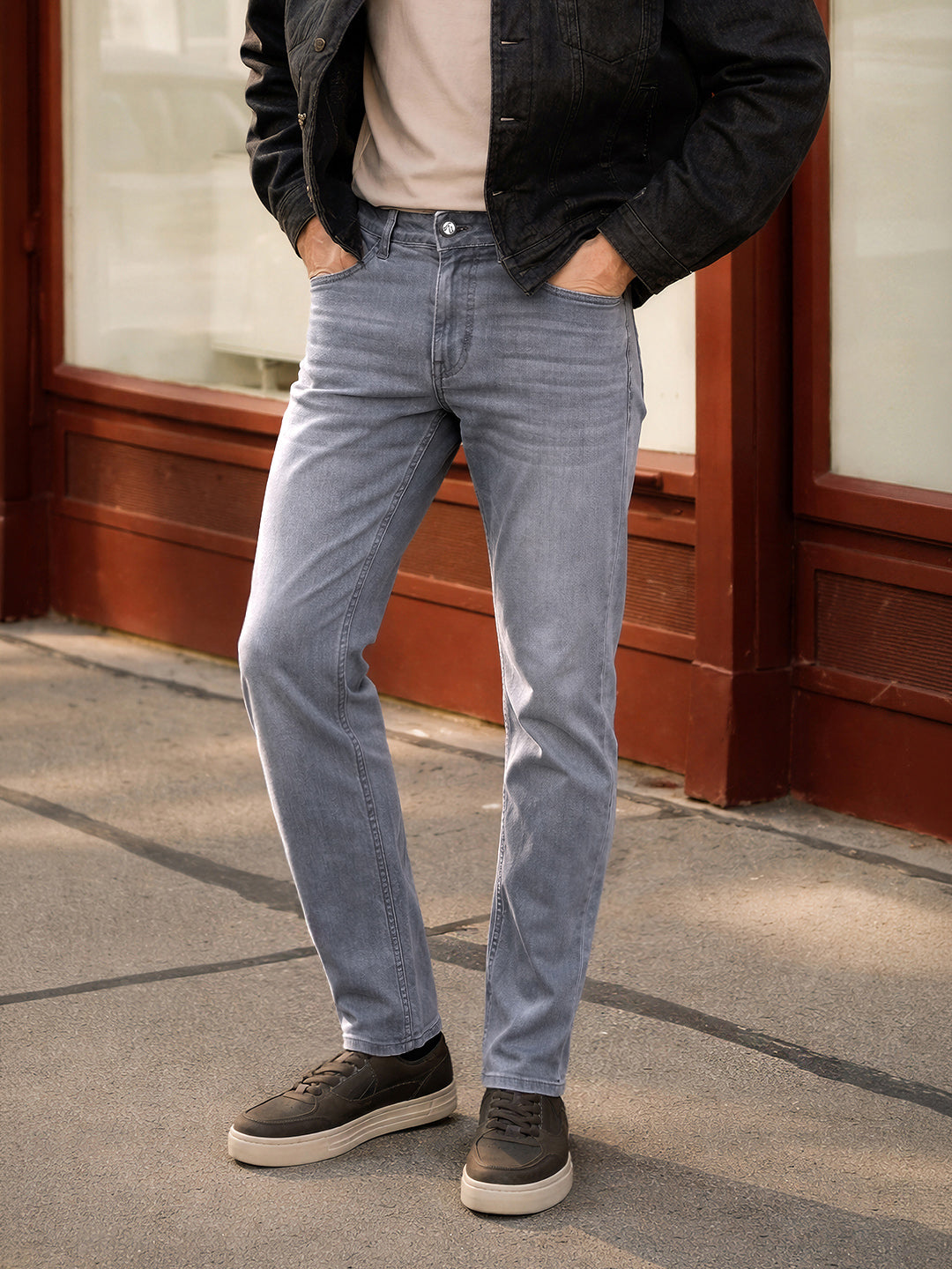 Men's Grey Slim Fit Solid Casual Jeans
