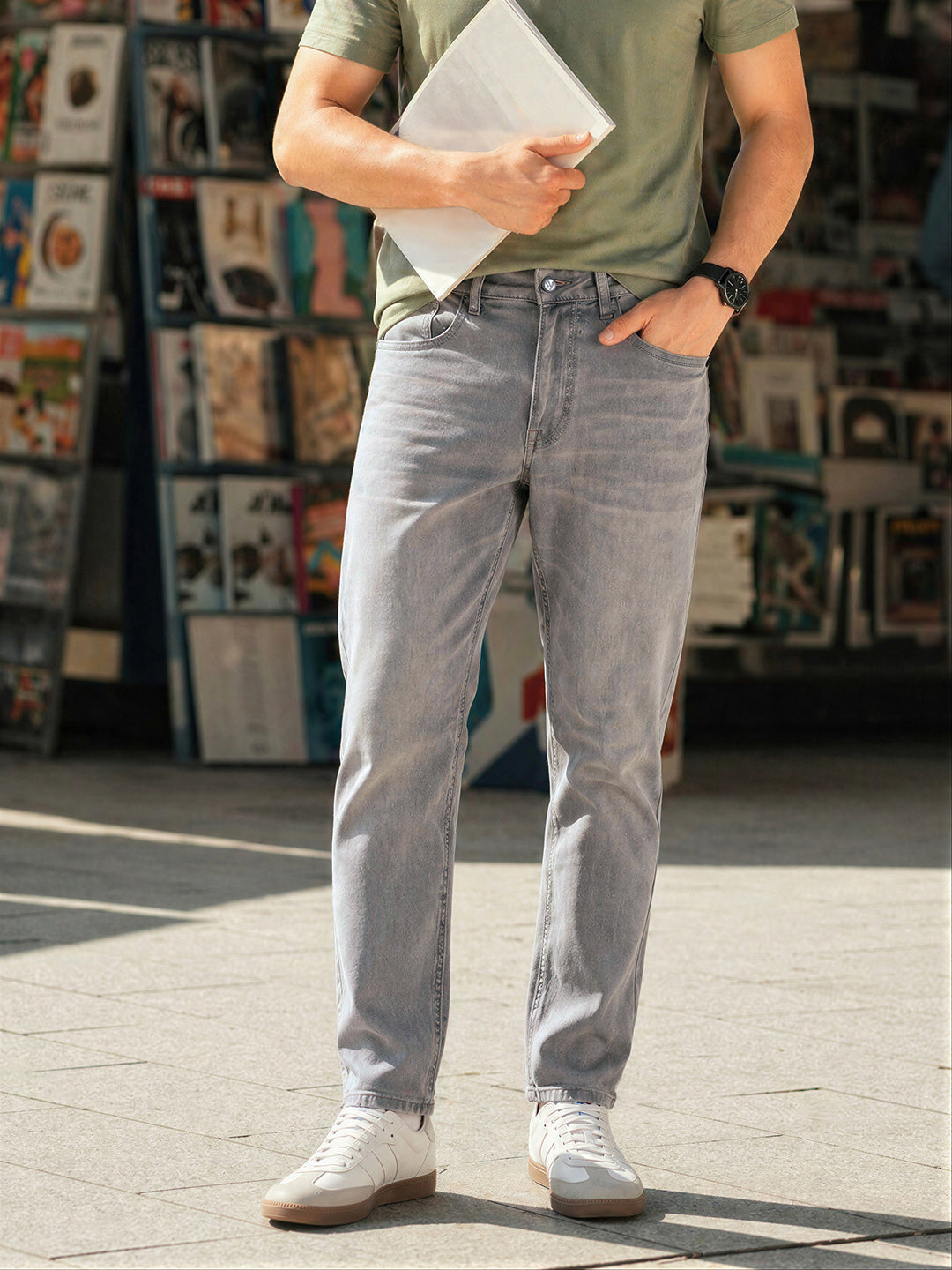 Men's Grey Slim Fit Solid Casual Jeans
