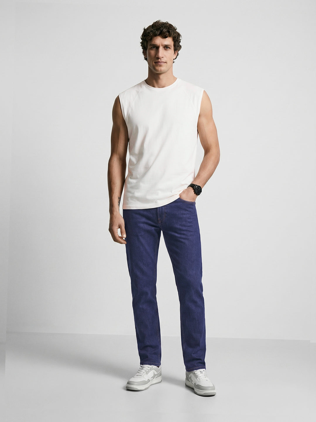 Men's Blue Slim Fit Solid Casual Jeans