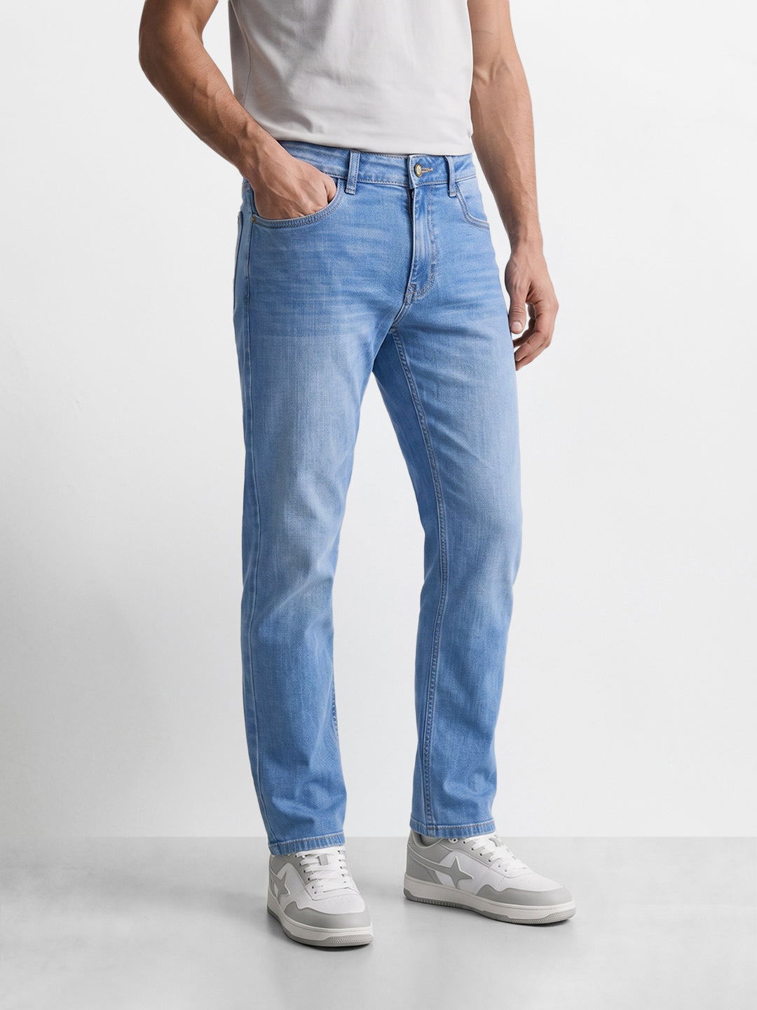 Men's Blue Slim Straight Fit Solid Casual Jeans