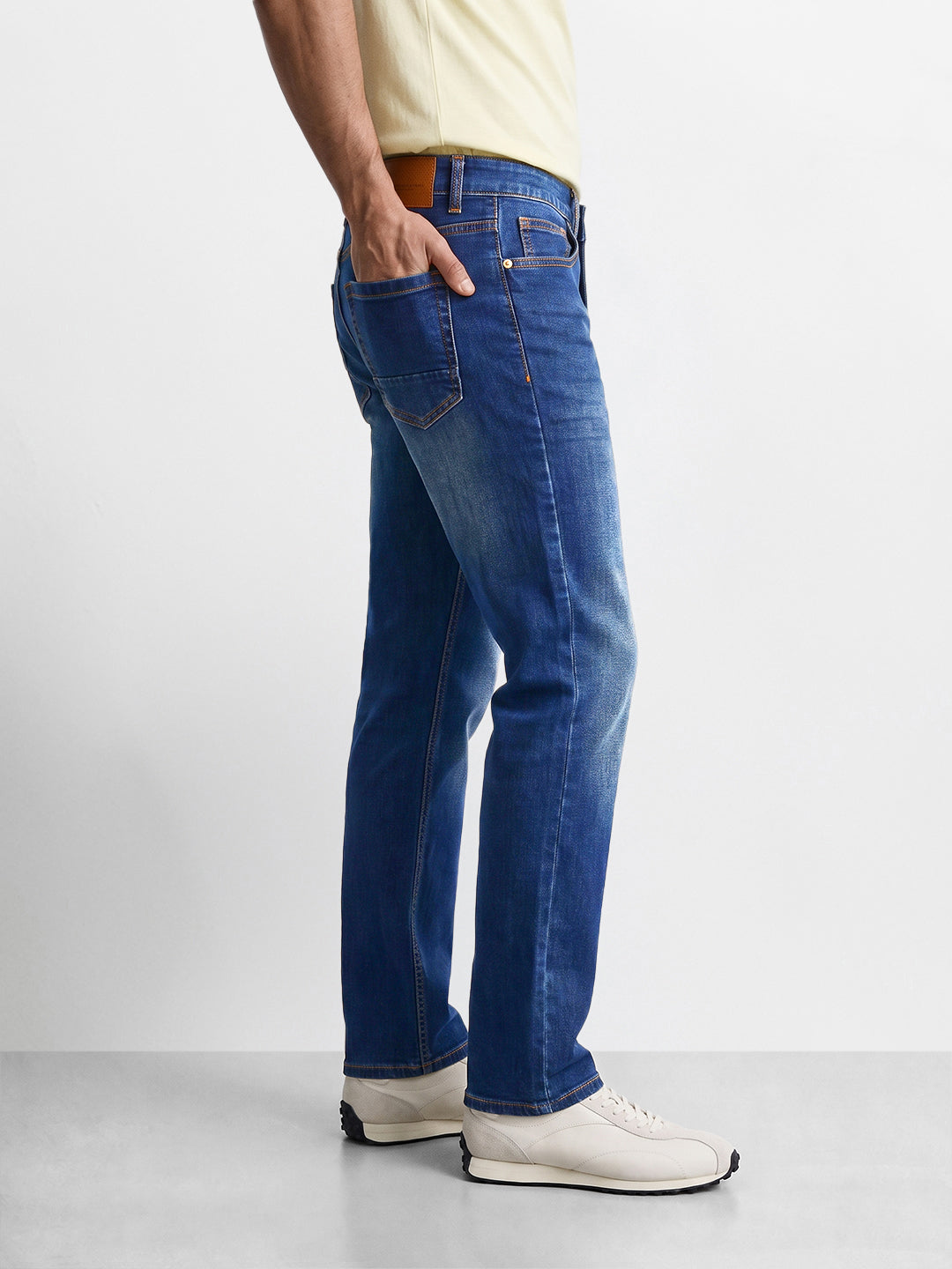 Men's Blue Slim Straight Fit Solid Casual Jeans