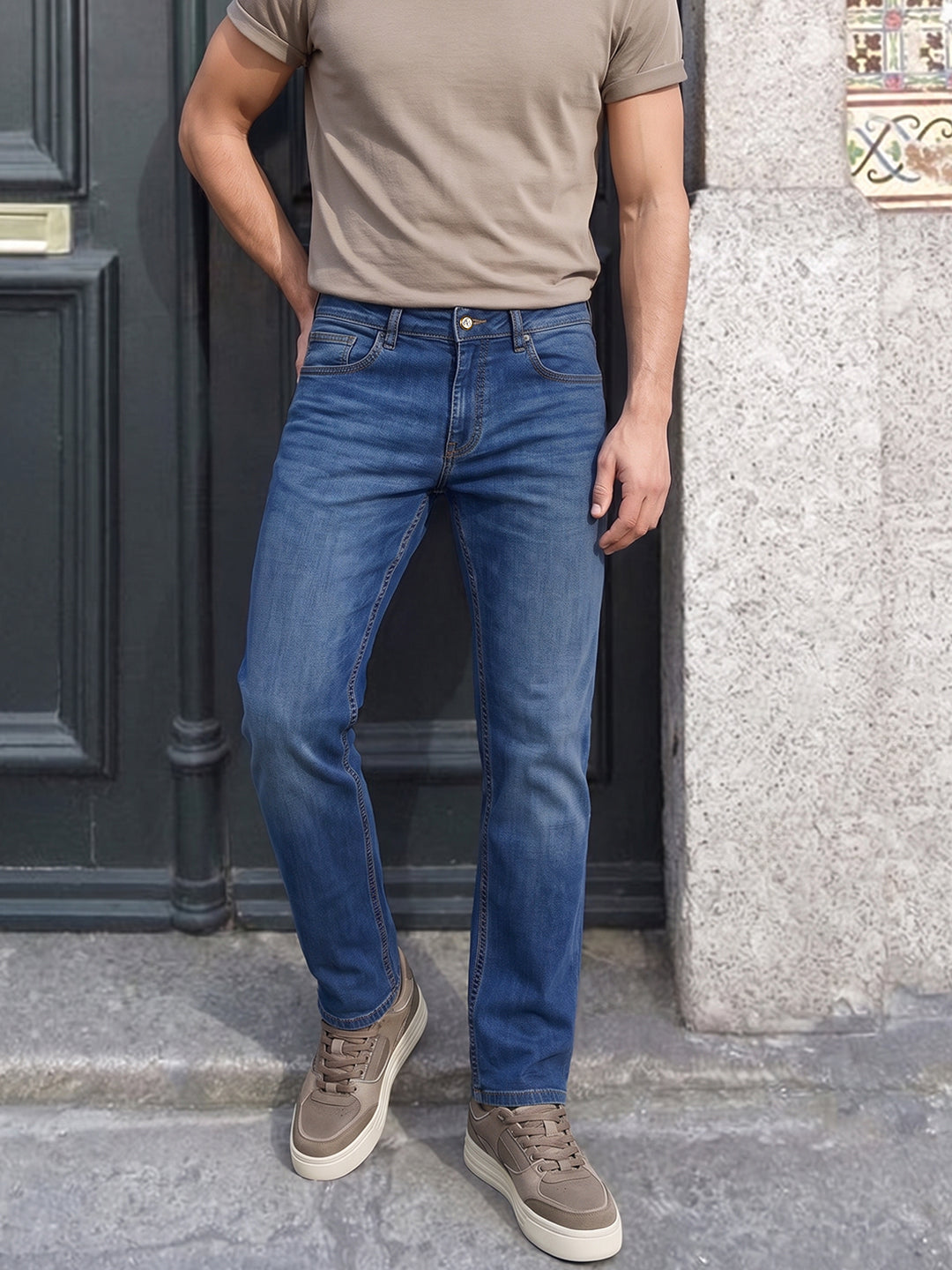 Men's Blue Slim Straight Fit Solid Casual Jeans