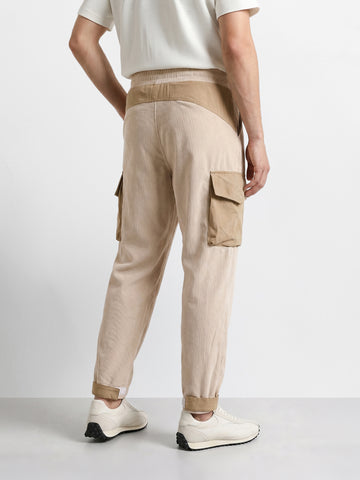 Men's White Loose Tapered Fit Solid Casual Jogger