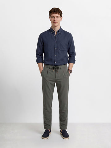 Men's Olive Regular Fit Solid Casual Trousers